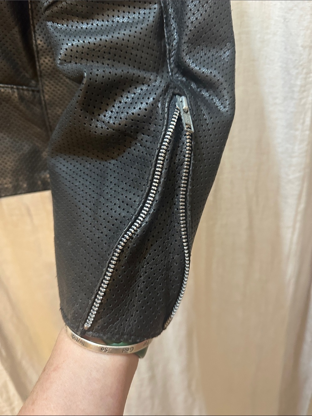 Vintage 1990’s Kerr Leather Men's Black Perforated Leather Performance Jacket - Picture 6 of 12
